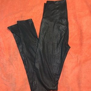 Laurie belles snake print leggings